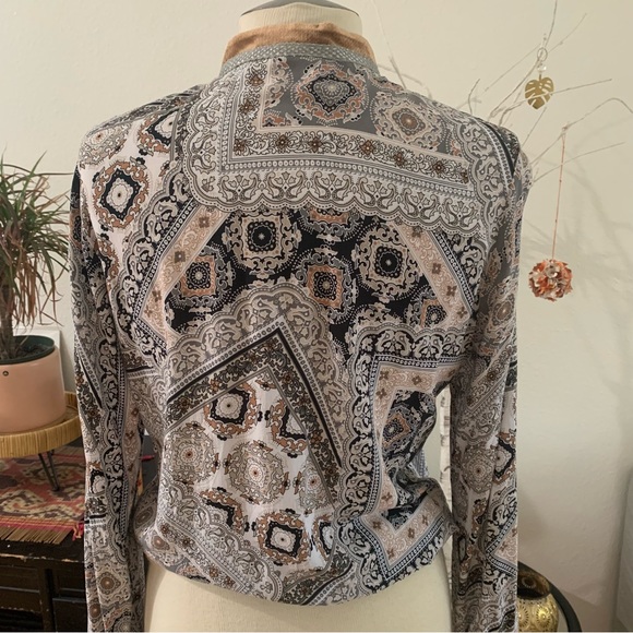 Beautiful 100% viscose grey white and brown velvet and silver embellishment - Picture 7 of 9